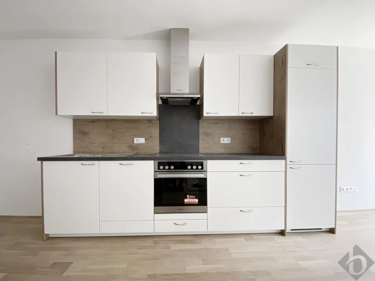 Gepflegte Wohnung im 2. Obergeschoss mit Balkon in Eggelsberg - Ansicht 2