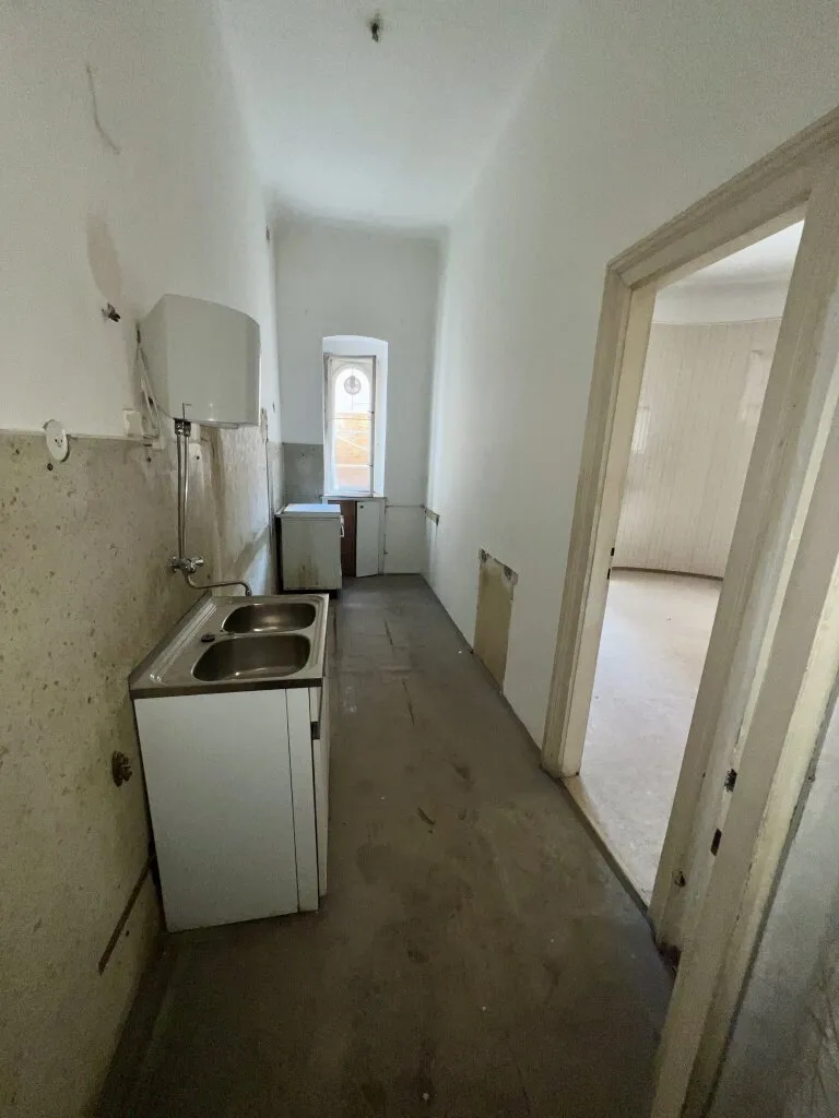 Charmante Altbauwohnung mit Entwicklungspotenzial im Herzen von Meidling (Airbnb- möglich!) – pohled 3