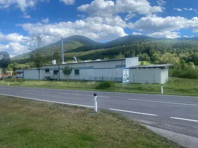 Gewerbeimmobilie mieten in Neunkirchen – 650 m², € 2.500 – Bild 2 von 18
