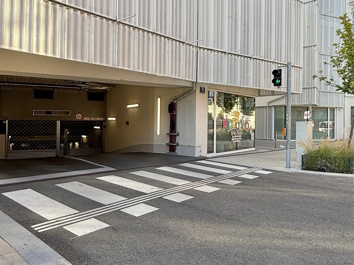 Tiefgaragenstellplatz in Top Lage, 1140 Wien - Penzinger Straße 76 - Ansicht 3