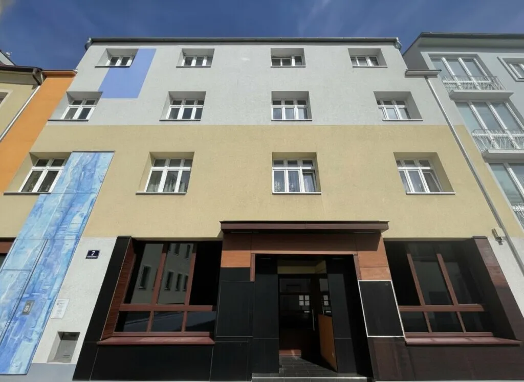 Coffee, Brunch & mehr: Vielfältig nutzbare Gastrofläche nebst Hauptplatz mit großem Lagerbereich | Sofort anmietbar - Ansicht 3