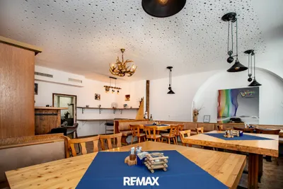 6-Zimmer-Gewerbeimmobilie kaufen in Gmunden – 440 m², € 1.300.000 – Bild 3 von 21