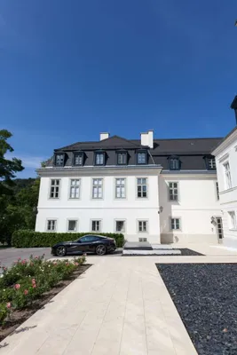 LUXUSMIETE MIT TERRASSE IN EINMALIGEM AMBIENTE (vollmöbliert) – Bild 2