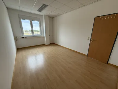 1-Zimmer-Gewerbeimmobilie mieten in Baden – 24 m², € 264 – Bild 2 von 3