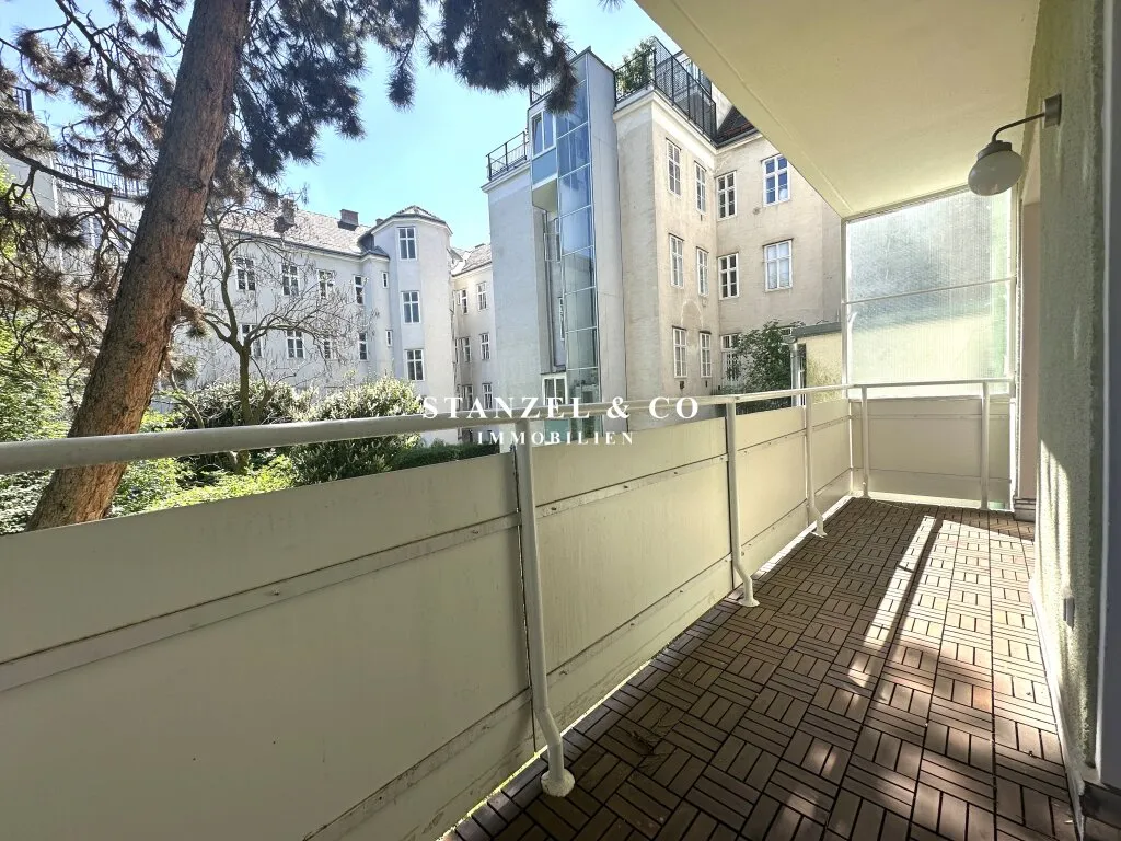 SONNIGES APARTMENT MIT SÜDBALKON UND GARTENBENUTZUNG ( BJ 1959 ), Wien