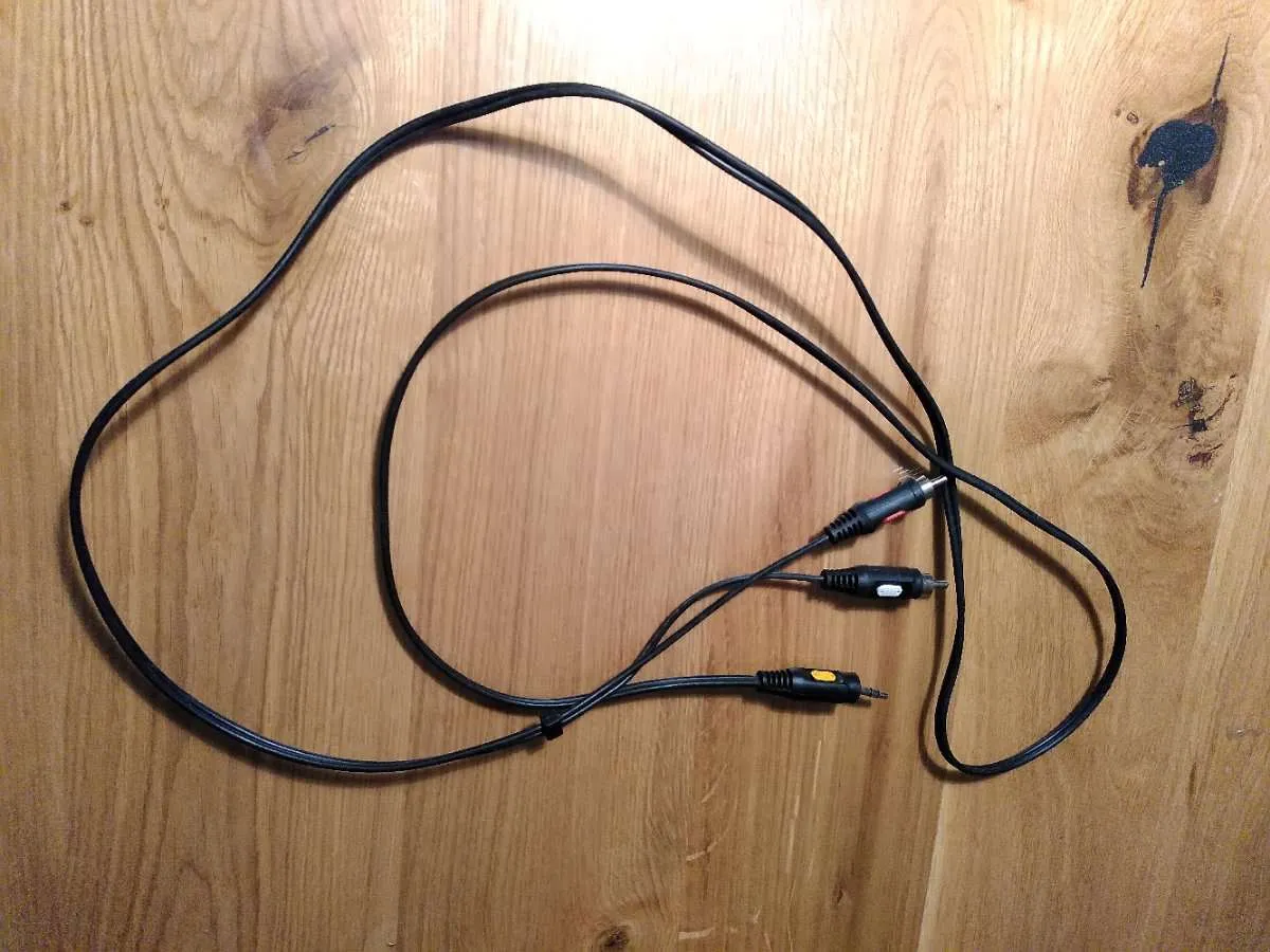 Cinch Kabel (oder RCA- Kabel)