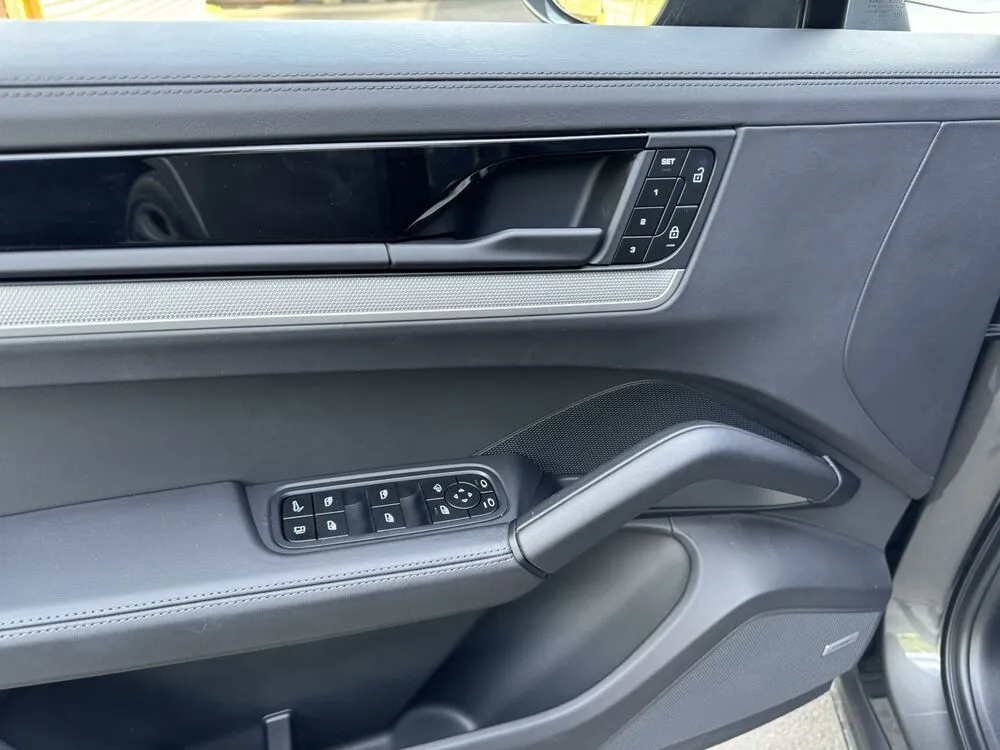 Porsche Cayenne E-Hybrid Sport 22 Zoll! – Bild 10