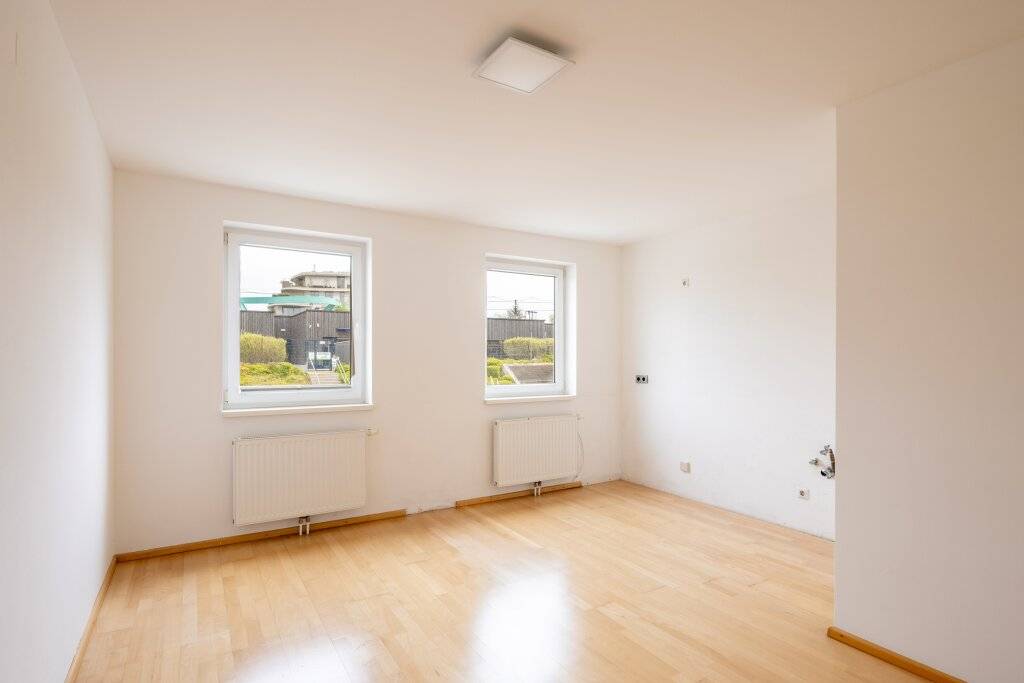 Geräumige Doppelhaushälfte mit Garten und Garage in 1130 Wien! - Ansicht 2