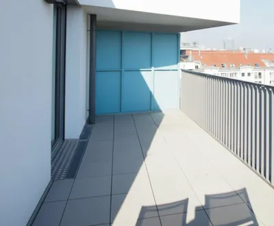 HIGH-END LIVING * HOLIDAY FEELING DAHEIM * 4-ZIMMER-DACHGESCHOSS * BALKON * ALTE DONAU * BESTE FACILITIES * – Bild 3