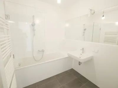 Charmante 2-Zimmer Wohnung mit Balkon – Bild 3