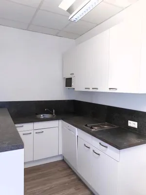 3-Zimmer-Gewerbeimmobilie mieten in Wels – 93 m², € 1.437 – Bild 8 von 8