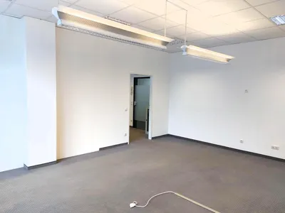 3-Zimmer-Gewerbeimmobilie mieten in Wels – 93 m², € 1.437 – Bild 2 von 8