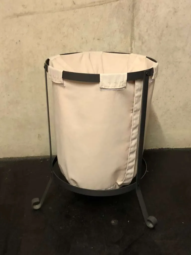 Ikea Wäschekorb Stoff Metall rund, € 12,- (8280 Fürstenfeld)