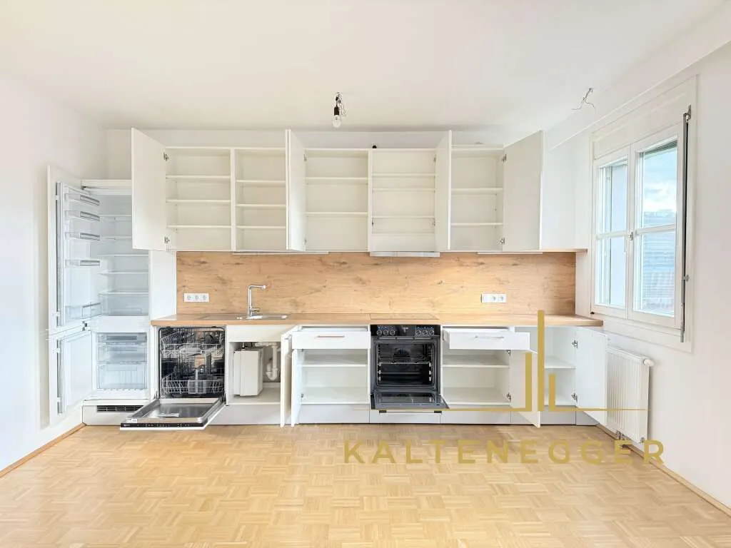 Helle, ruhige 120 m² Wohnung mit Loggia - im 3. Stock zum begrünten Innenhof hin - Widok 3