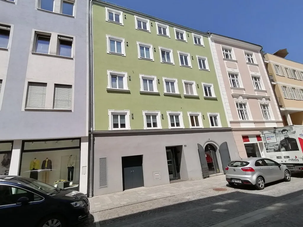 Gut aufgeteilte 2-Zimmer Wohnung mit möblierter Küche in Zentrumslage Ried - Ansicht 2