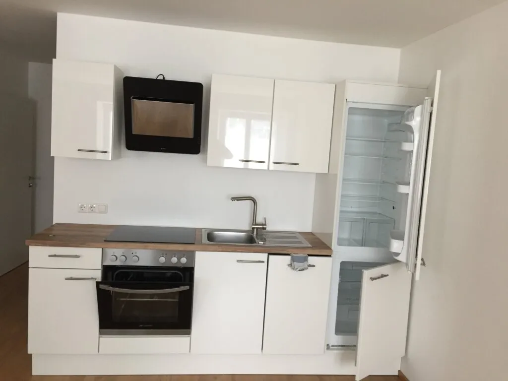 Gut aufgeteilte 2-Zimmer Wohnung mit möblierter Küche in Zentrumslage Ried - Ansicht 3