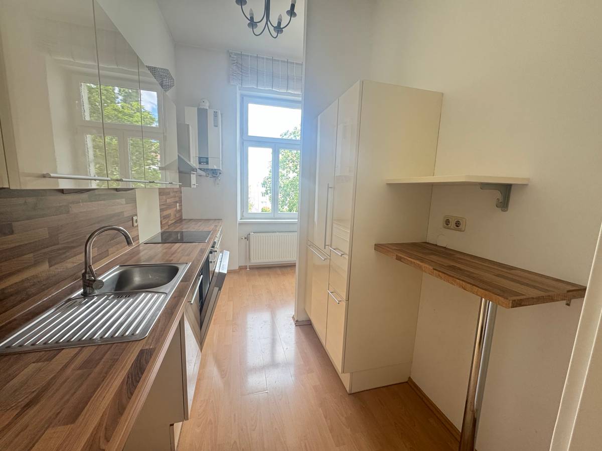 Große 3 Zimmerwohnung im 2. Stock ohne Aufzug/ Lift Nähe Bahnhof - Ansicht 2