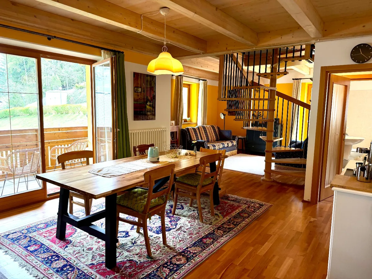 Sonnige Maisonette im Zentrum von Bad Kleinkirchheim: 2 Schlafzimmer, 2 Balkone - Ansicht 2