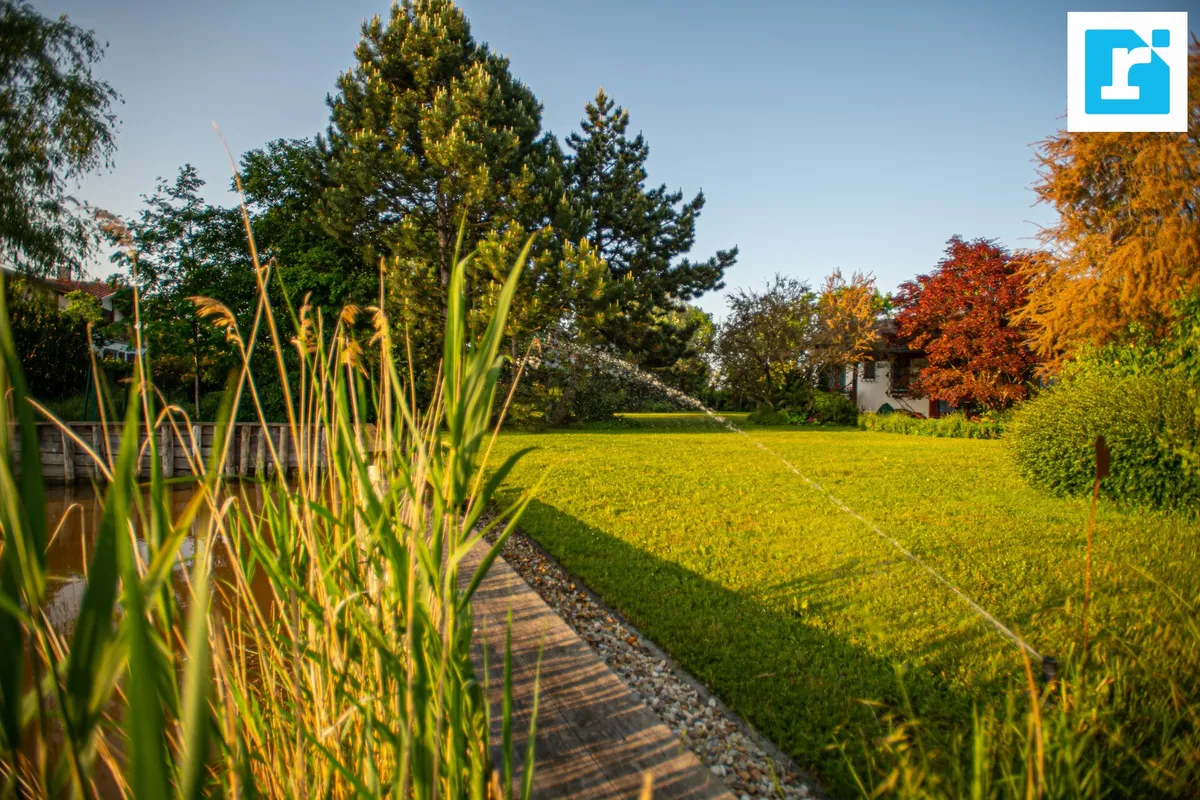 Idyllisches Seegrundstück mit Ferienhaus - Ansicht 3