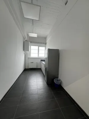 Gewerbeimmobilie mieten in Baden – 693 m², € 6.895 – Bild 7 von 11