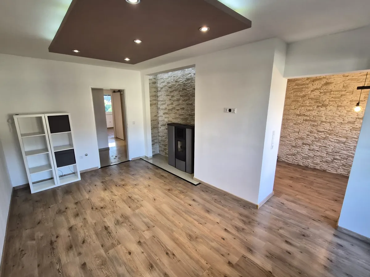 Helle und ruhige 3 Zimmer Wohnung mit Loggia - Ansicht 2