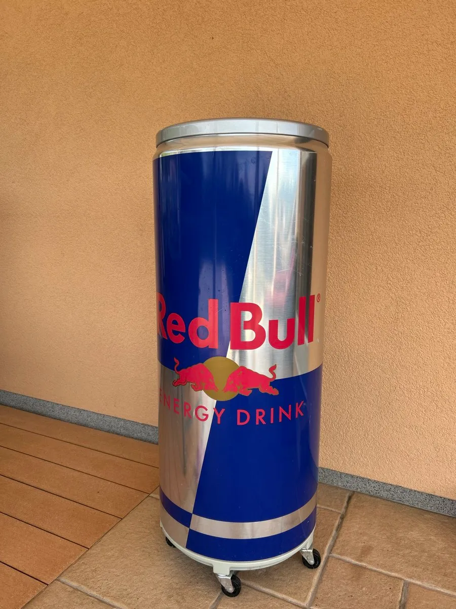 Original Red Bull Dosen Kühlschrank, € 400,- (9063 Karnburg)
