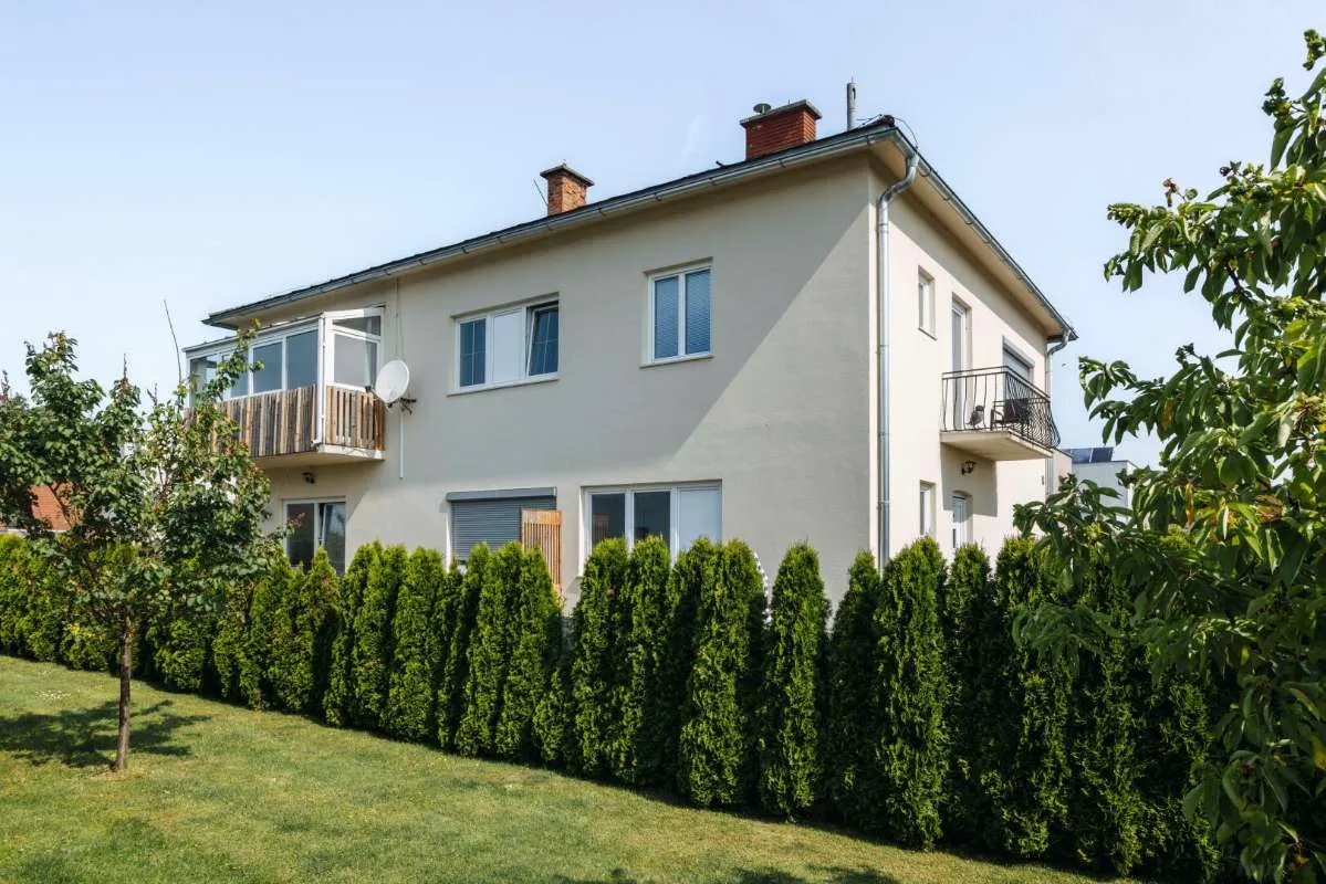 Schönes Mehrfamilienwohnhaus in Ruhelage zu verkaufen! - Ansicht 2