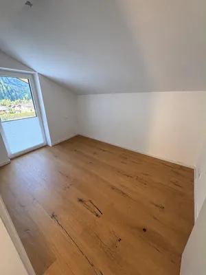 6-Zimmer-Wohnung mieten in Hallein – 96 m², € 1.500 – Bild 3 von 12