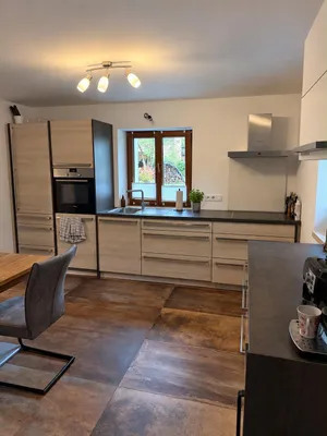 6-Zimmer-Wohnung mieten in Hallein – 96 m², € 1.500 – Bild 2 von 12