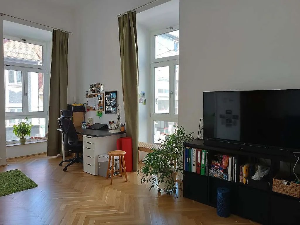 2 Zimmer Altbau Wohnung, zentral, ruhig, hell, PROVISIONSFREI - Widok 3