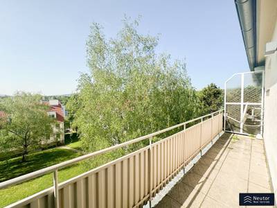 CHARMANTE 2-ZIMMER-WOHNUNG MIT BALKON - FERNBLICK IN GRÜNRUHELAGE - NÄHE MAURER HAUPTPLATZ