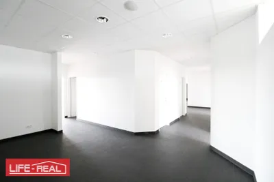 8-Zimmer-Gewerbeimmobilie kaufen in Linz Land – 240 m², € 449.000 – Bild 1 von 16