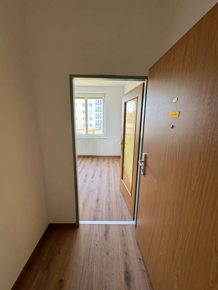 2-Zimmer-Platzwunder mit EBK in zentraler Lage - Ansicht 2