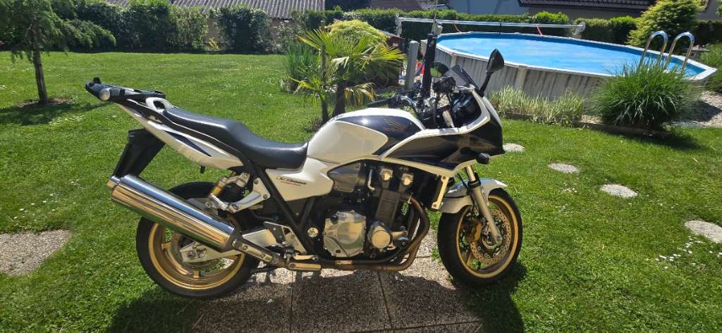 Honda CB 1300 SA Sonderedition Perlweis limitiert. Trial