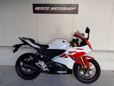 Yamaha R125 Anniversary White