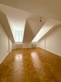 Dachgeschoßwohnung in Altbau mit Terrasse – Bild 2