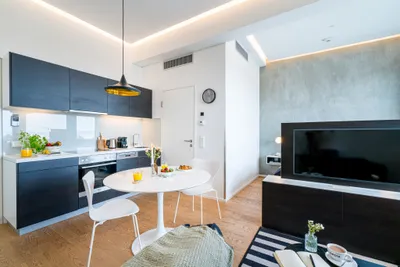 Modernes, klimatisiertes Studio im 5. Stock - voll möbliert & All-inclusive