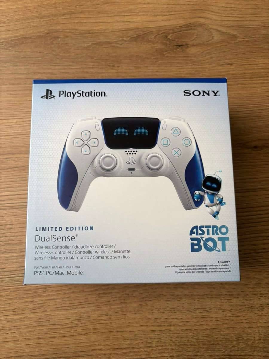 PS5 Controller Astro Bot