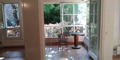 Privat! Top sanierte Wohnung mit Schwimmbad & Garage