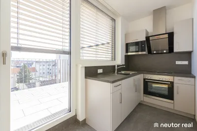 LICHTDURCHFLUTETE DACHGESCHOSSWOHNUNG - TERRASSE MIT TRAUMHAFTEM BLICK ÜBER WIEN - IN BESTER LAGE DES 17. BEZIRKS – Bild 3