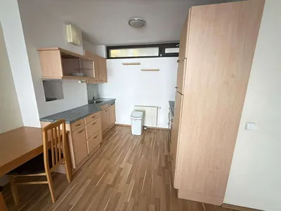 Ruhige 2-Zimmer-Wohnung mit Loggia - möbliert oder teilmöbliert - Top-Lage – Bild 3