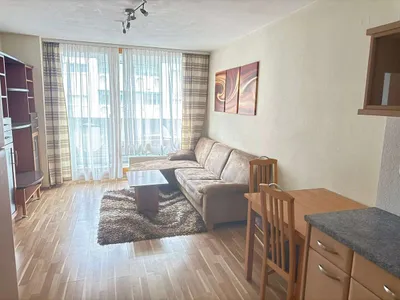 Ruhige 2-Zimmer-Wohnung mit Loggia - möbliert oder teilmöbliert - Top-Lage