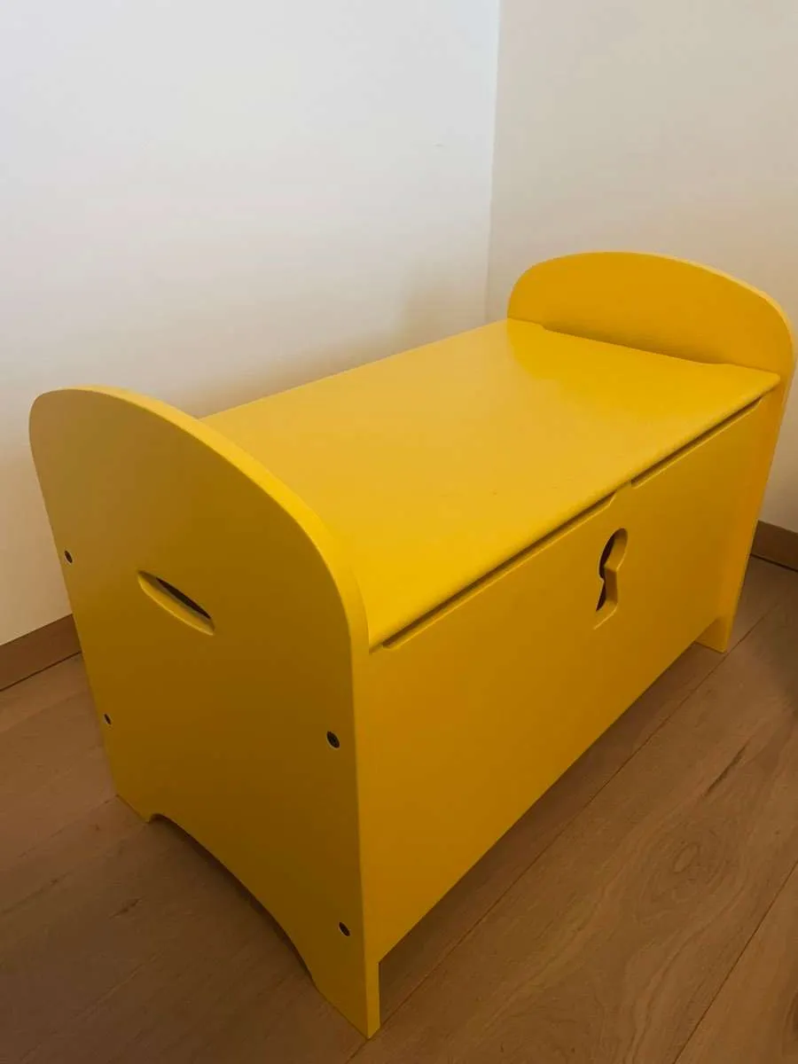 IKEA Truhe/ Bank TROGEN, € 30,- (7100 Neusiedl am See)