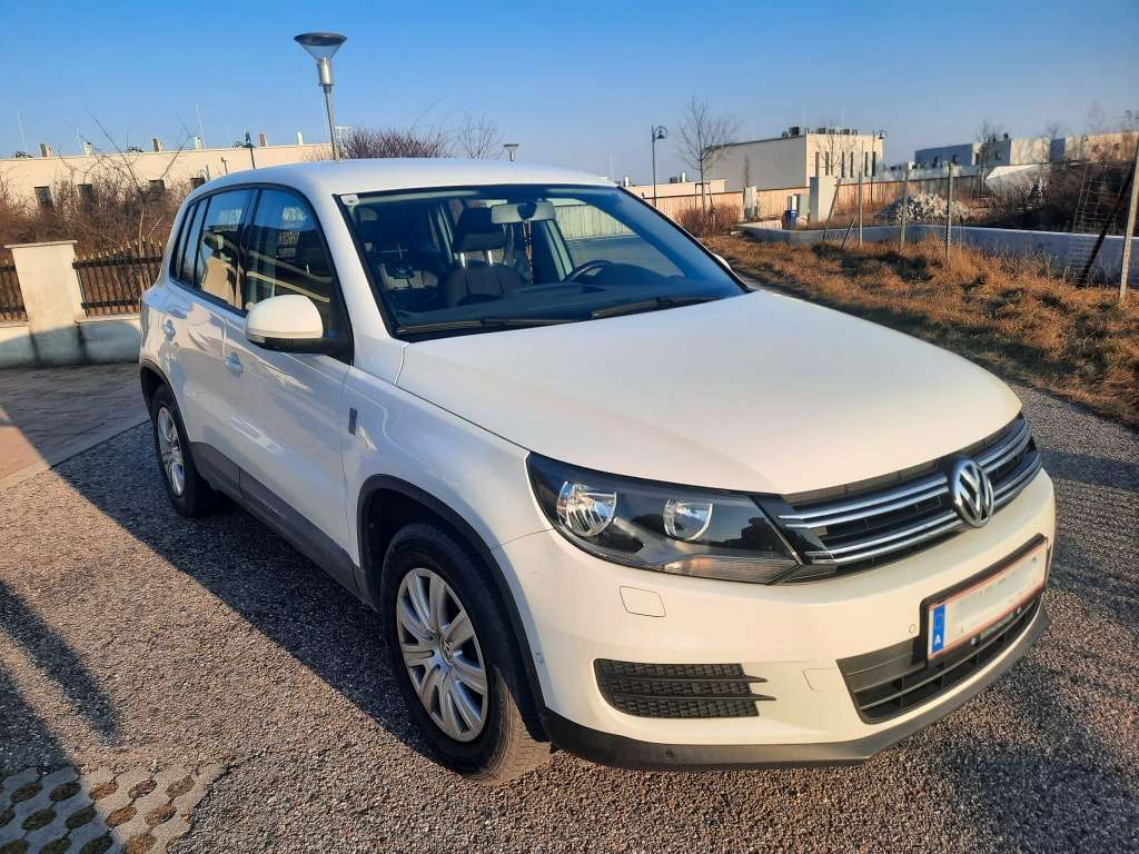 VW Tiguan 2.0 TDI BMT *reserviert* *AHK* *SHZ* SUV / Geländewagen