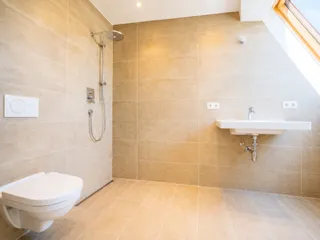 Exklusive Dachgeschoss-Maisonette mit zwei großzügigen Terrassen in Bestlage von Döbling – Bild 3