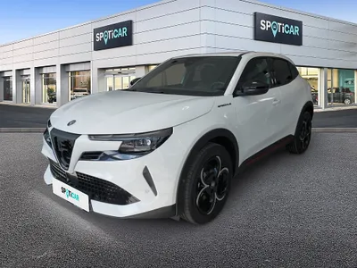 Alfa Romeo Junior Ibrida Speciale 1.2 MHEV e-DCT6