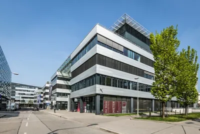 Gewerbeimmobilie mieten in Wien – 4 908 m², € 15 – Bild 1 von 8
