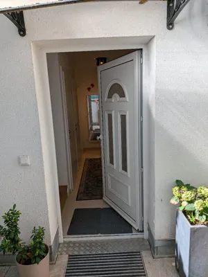(reserviert) Helle, ruhige und kühle Wohnung (eig Haus) in top Lage – Bild 3