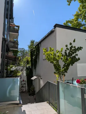 (reserviert) Helle, ruhige und kühle Wohnung (eig Haus) in top Lage – Bild 2
