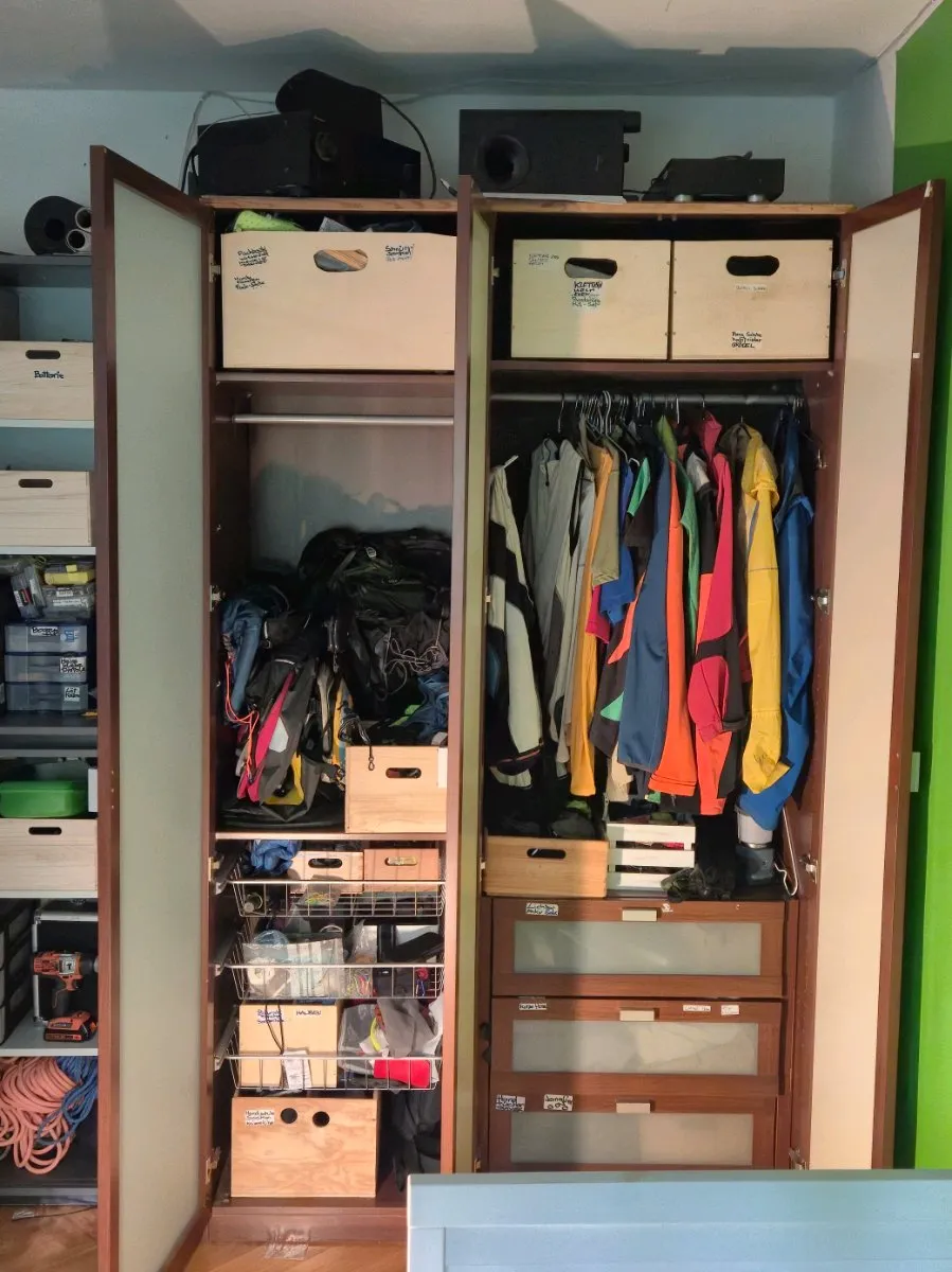 IKEA - PAX (alte, massive Bauart) Kleiderkasten 60cm und 80cm breit, € 38,- (2500 Baden)